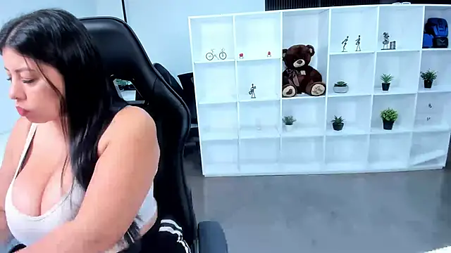 Snapshot of natural_bigboobs chatting on December 2025 08:54:01 PM natural bigboobs online show from December 2025 08:54:01 PM