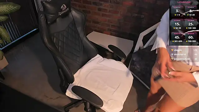 Snapshot of natural_bigboobs chatting on March 2025 11:12:01 PM natural bigboobs online show from March 2025 11:12:01 PM