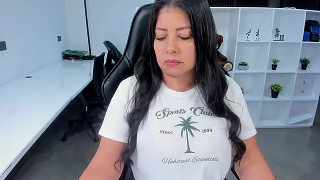 Snapshot of natural_bigboobs chatting on November 2025 07:36:01 PM natural bigboobs online show from November 2025 07:36:01 PM