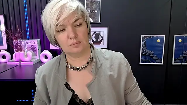 Snapshot of CarmenSoft chatting on May 2026 08:50:01 AM CarmenSoft online show from May 2026 08:50:01 AM