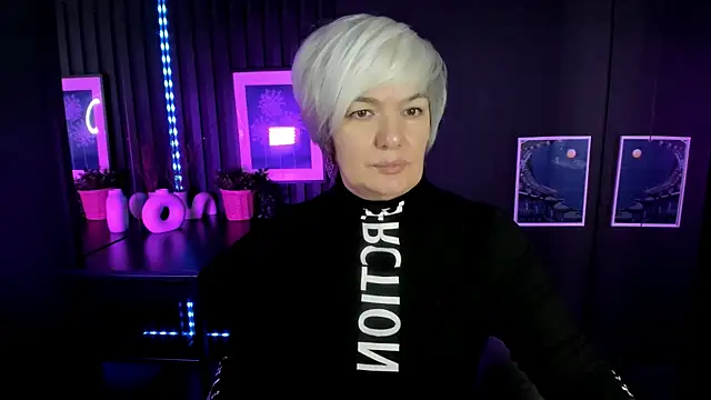 Snapshot of CarmenSoft chatting on November 2025 08:42:02 PM CarmenSoft online show from November 2025 08:42:02 PM