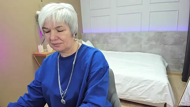 Snapshot of CarmenSoft chatting on October 2025 09:05:01 PM CarmenSoft online show from October 2025 09:05:01 PM
