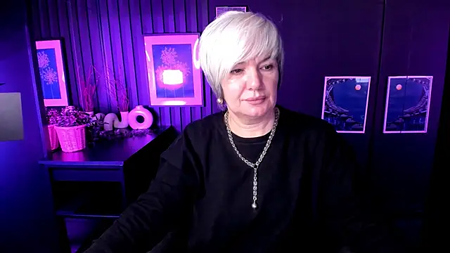 Snapshot of CarmenSoft chatting on November 2025 08:42:02 PM CarmenSoft online show from November 2025 08:42:02 PM