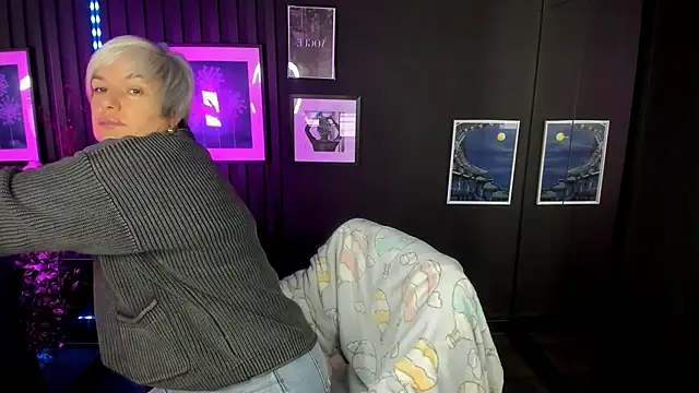 CarmenSoft online show from December 2025 08:33:02 PM