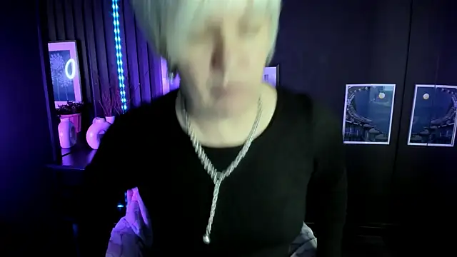 Snapshot of CarmenSoft chatting on November 2025 08:45:01 PM CarmenSoft online show from November 2025 08:45:01 PM