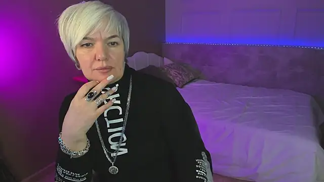 Snapshot of CarmenSoft chatting on October 2025 09:04:02 PM CarmenSoft online show from October 2025 09:04:02 PM