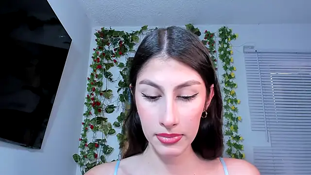 Snapshot of valeria_gonzales_ chatting on February 2025 07:52:01 PM valeria gonzales online show from February 2025 07:52:01 PM