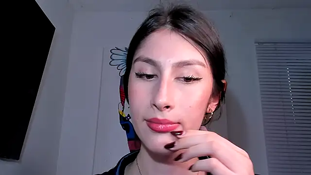 Snapshot of valeria_gonzales_ chatting on March 2025 10:42:01 PM valeria gonzales online show from March 2025 10:42:01 PM