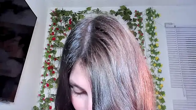 Snapshot of valeria_gonzales_ chatting on February 2025 04:46:02 AM valeria gonzales online show from February 2025 04:46:02 AM
