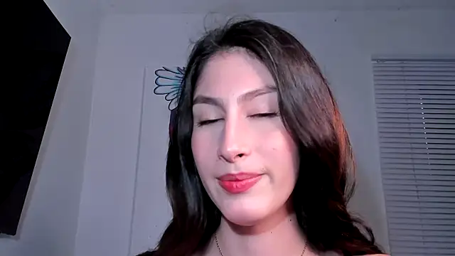 Snapshot of valeria_gonzales_ chatting on February 2025 10:42:01 PM valeria gonzales online show from February 2025 10:42:01 PM