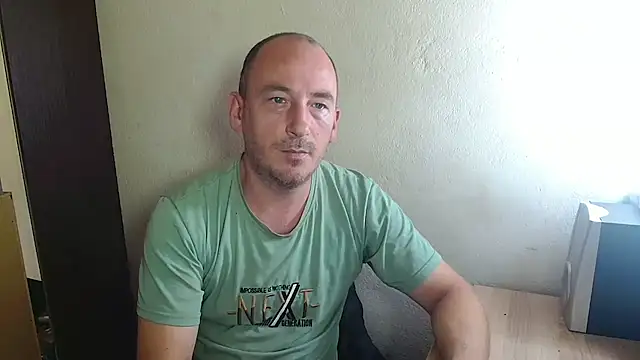 Snapshot of Johan___Barker chatting on October 2025 12:39:02 PM Johan Barker online show from October 2025 12:39:02 PM