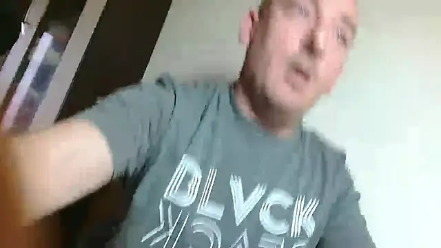 Snapshot of Johan___Barker chatting on December 2025 10:58:02 AM Johan Barker online show from December 2025 10:58:02 AM