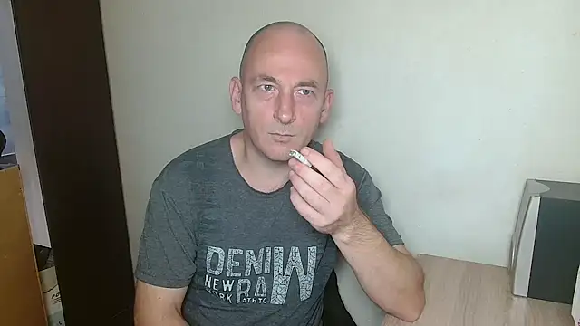 Snapshot of Johan___Barker chatting on December 2025 01:49:02 PM Johan Barker online show from December 2025 01:49:02 PM