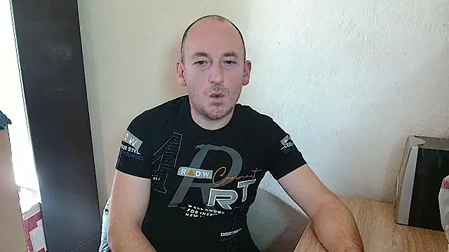 Johan   Barker online show from January 2026 12:01:01 PM