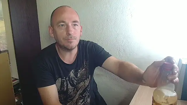 Snapshot of Johan___Barker chatting on November 2025 01:03:02 PM Johan Barker online show from November 2025 01:03:02 PM