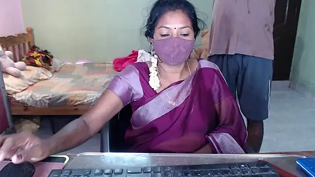 Snapshot of Novapol chatting on April 2026 05:52:01 PM Novapol online show from April 2026 05:52:01 PM