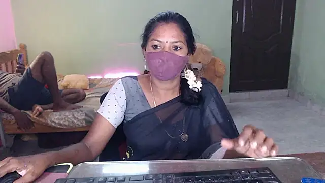 Snapshot of Novapol chatting on May 2026 01:49:01 PM Novapol online show from May 2026 01:49:01 PM