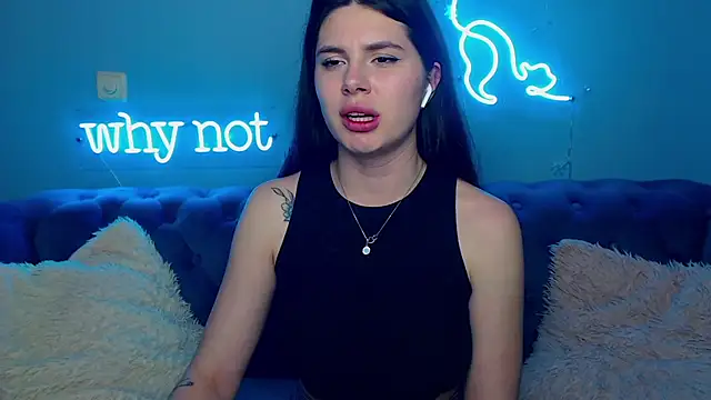 ViollinaLove online show from April 2026 04:47:02 PM