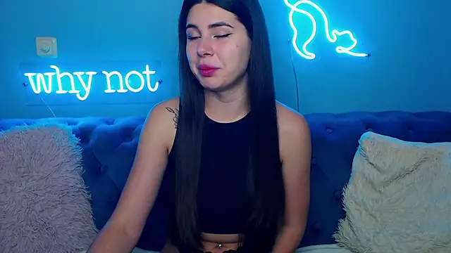 Snapshot of ViollinaLove chatting on October 2025 04:46:02 AM ViollinaLove online show from October 2025 04:46:02 AM