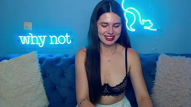 Snapshot of ViollinaLove chatting on June 2026 04:39:01 AM ViollinaLove online show from June 2026 04:39:01 AM