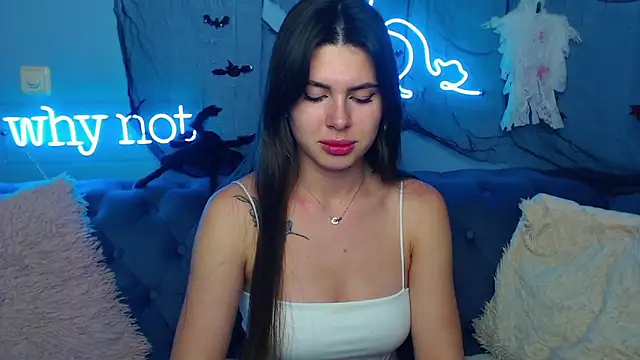 ViollinaLove online show from November 2025 05:51:02 PM