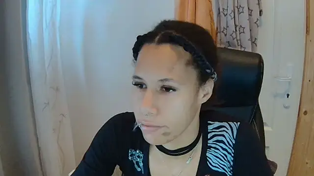 AaliyahHarris online show from November 2025 12:31:02 PM