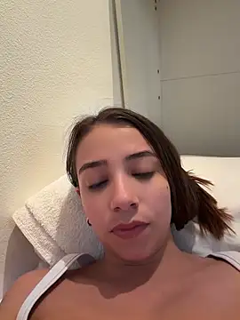Snapshot of Hall_16 chatting on May 2026 01:44:02 PM Hall 16 online show from May 2026 01:44:02 PM