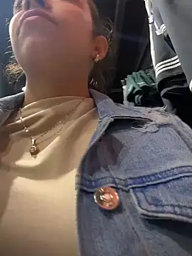 Snapshot of Hall_16 chatting on November 2025 09:29:02 PM Hall 16 online show from November 2025 09:29:02 PM