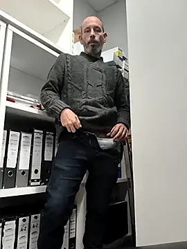 207RCCam online show from November 2025 02:54:01 PM