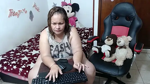 Britney-22 online show from October 2025 10:44:01 PM