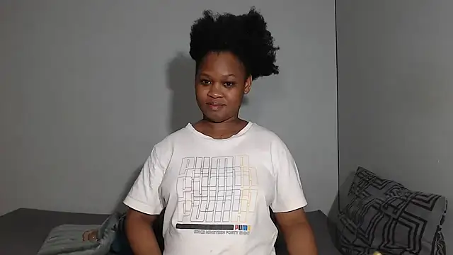 Snapshot of ANGELINE600 chatting on October 2025 10:09:01 PM ANGELINE600 online show from October 2025 10:09:01 PM