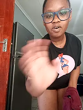 Snapshot of ANGELINE600 chatting on November 2025 12:48:02 PM ANGELINE600 online show from November 2025 12:48:02 PM