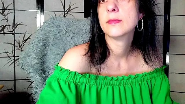  Sweetlonglips  online show from December 2025 06:03:01 AM