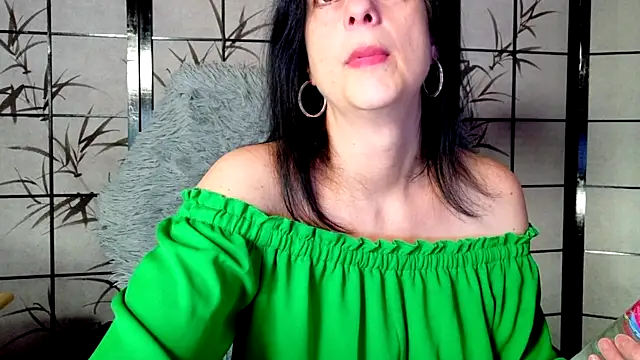  Sweetlonglips  online show from December 2025 05:06:02 AM