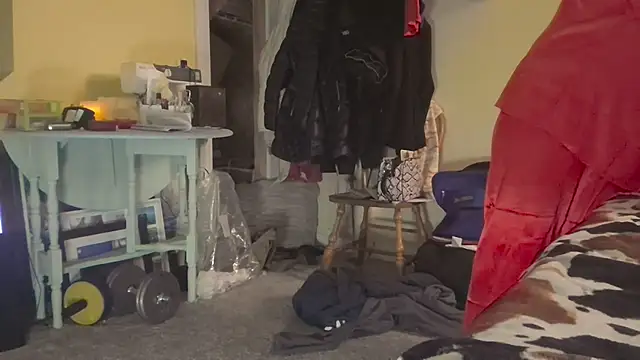 MaddisonX online show from December 2025 09:02:02 AM