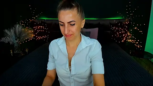 Rebecca Diamond online show from September 2025 05:47:02 AM