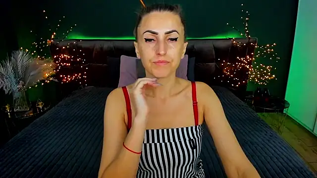 Rebecca Diamond online show from September 2025 05:46:02 AM