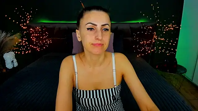 Rebecca Diamond online show from November 2025 06:39:01 AM