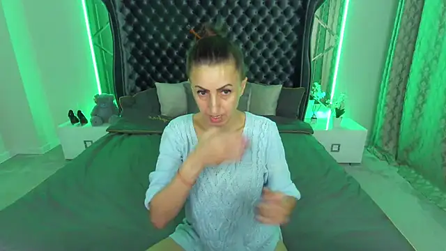 Rebecca Diamond online show from November 2025 06:39:01 AM