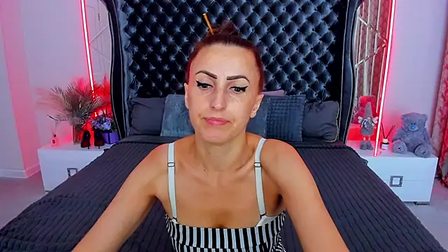 Snapshot of Rebecca_Diamond chatting on July 2026 05:26:02 AM Rebecca Diamond online show from July 2026 05:26:02 AM