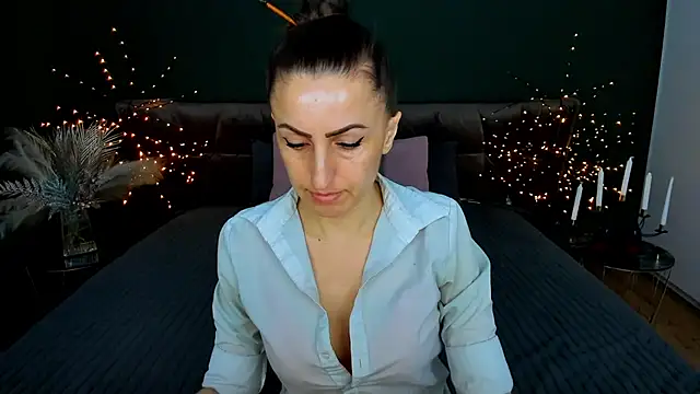 Rebecca Diamond online show from February 2026 07:00:01 AM