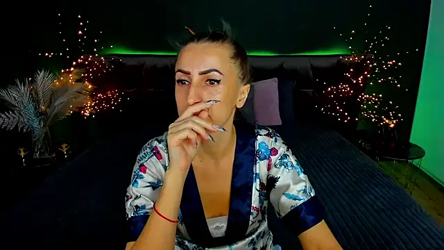 Rebecca Diamond online show from October 2025 05:45:01 AM