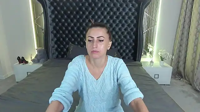 Rebecca Diamond online show from October 2025 06:01:02 AM