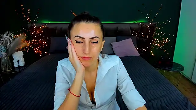 Rebecca Diamond online show from November 2025 06:40:01 AM