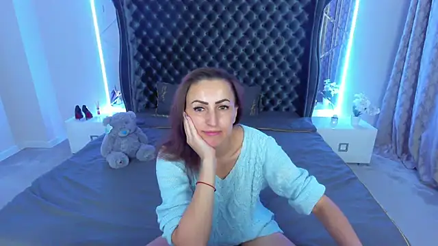 Rebecca Diamond online show from November 2025 06:18:02 AM