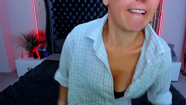 Snapshot of Rebecca_Diamond chatting on July 2026 11:54:01 AM Rebecca Diamond online show from July 2026 11:54:01 AM