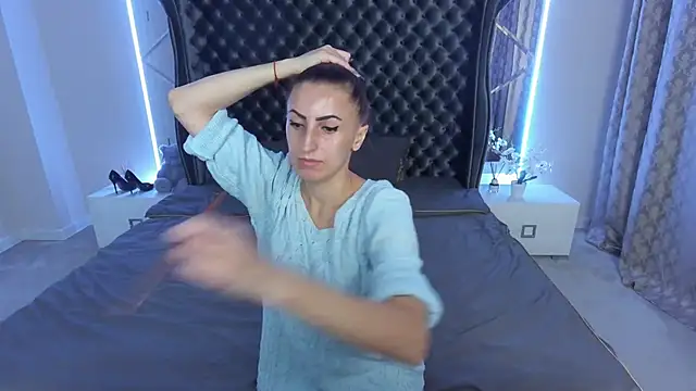 Rebecca Diamond online show from November 2025 06:27:02 AM