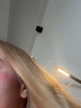 curchez  online show from March 2026 08:05:01 PM