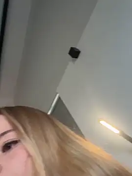 curchez  online show from March 2026 08:27:02 PM