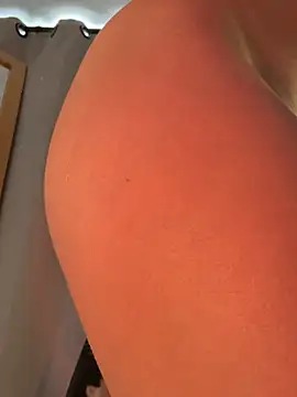 curchez  online show from November 2025 05:12:02 PM